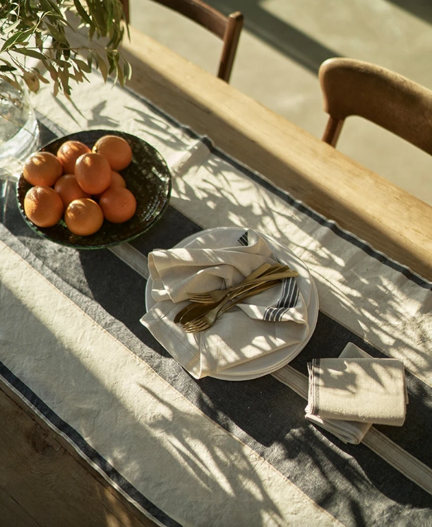 Mungo Lisburn Linen Table Runner / 62cm x 350cm - Navy