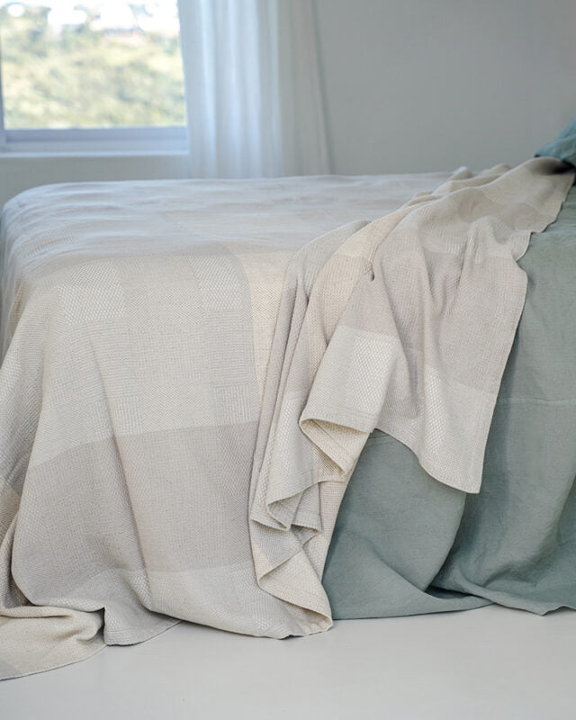 Mungo Throw Savannah - Grassland