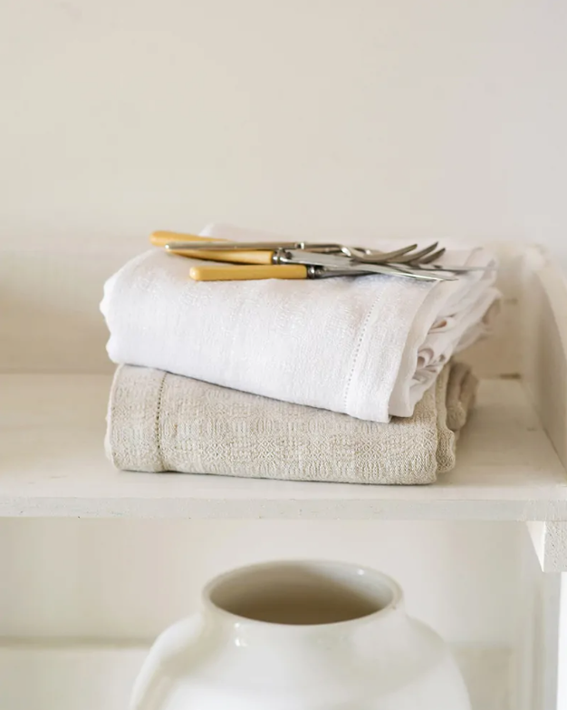 Mungo Cloverleaf Tablecloth - Natural