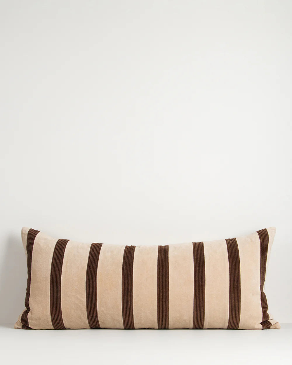 Baya Huxley Lodge Cushion - Natural/Chocolate