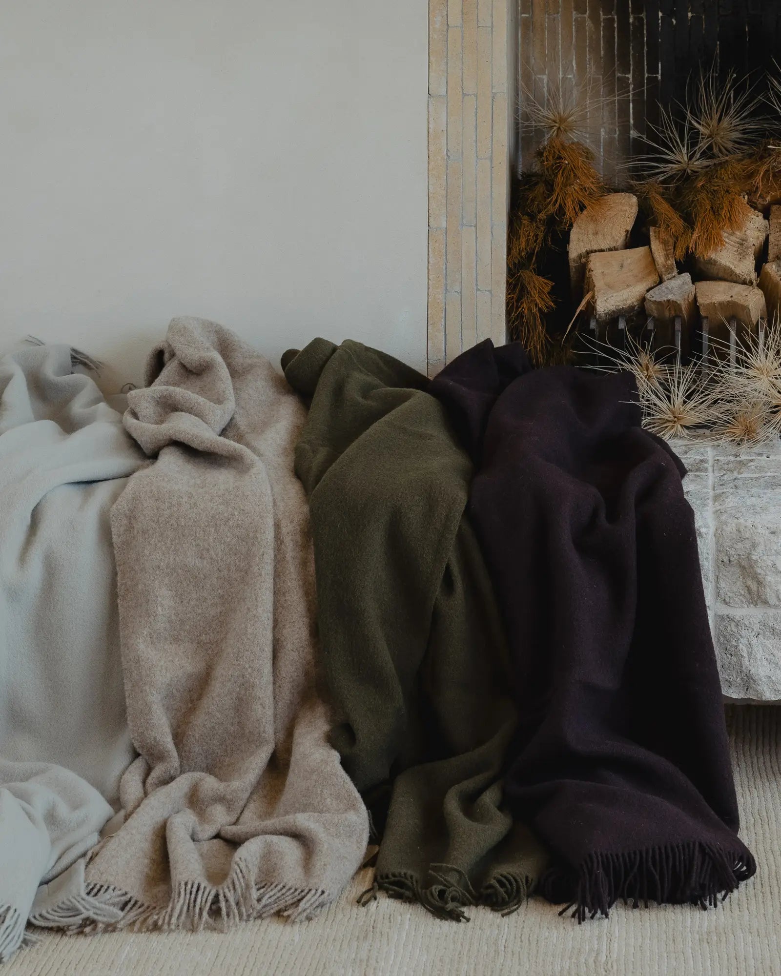 Weave Nevis Throw - Blackberry